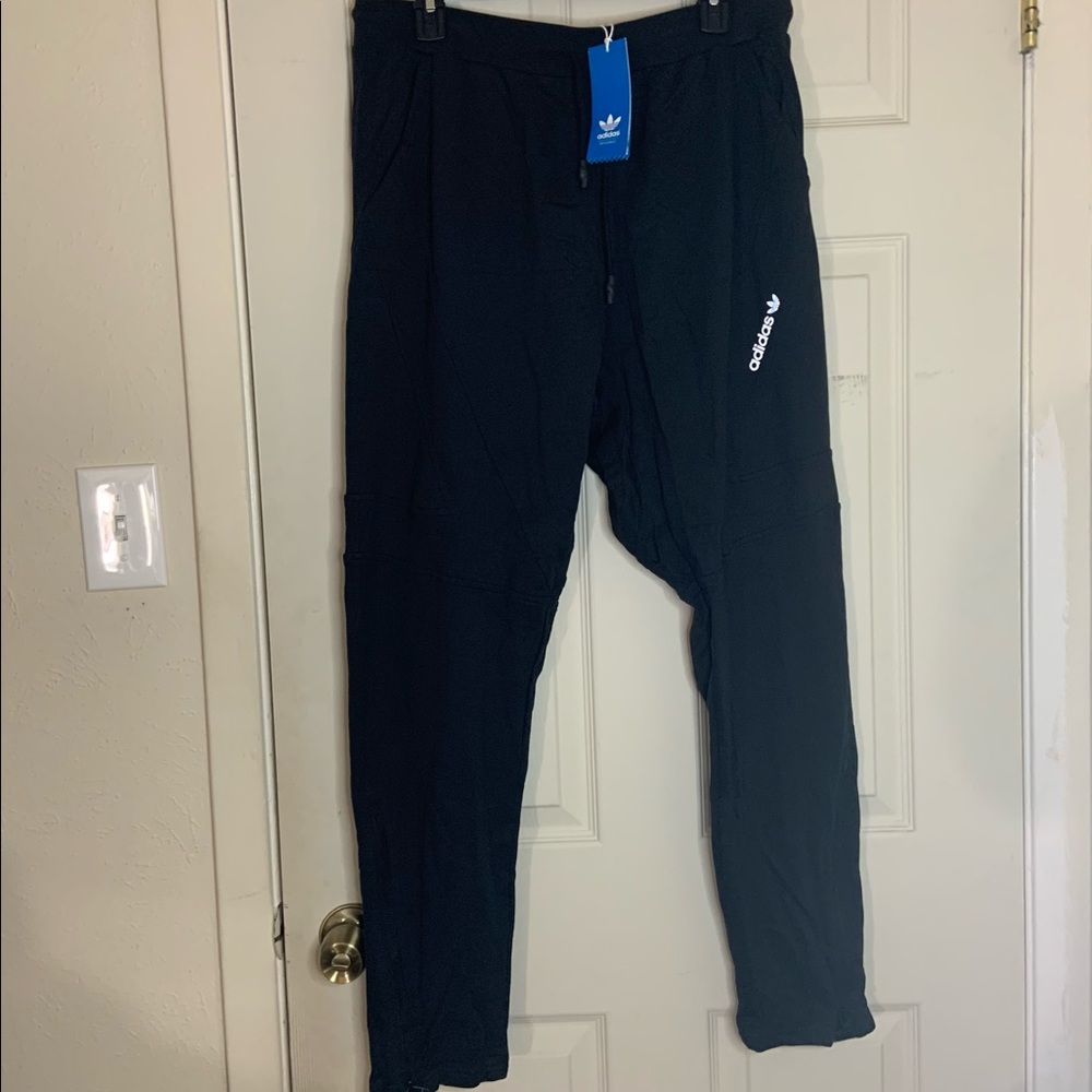 ☑️SOLD☑️Adidas Originals zippered Sweats with